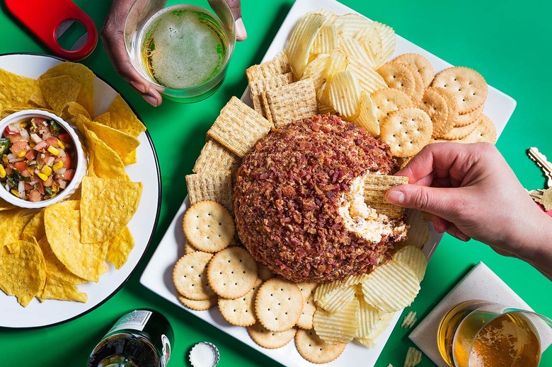 Cheddar Bacon Ranch Cheese Ball Recipe