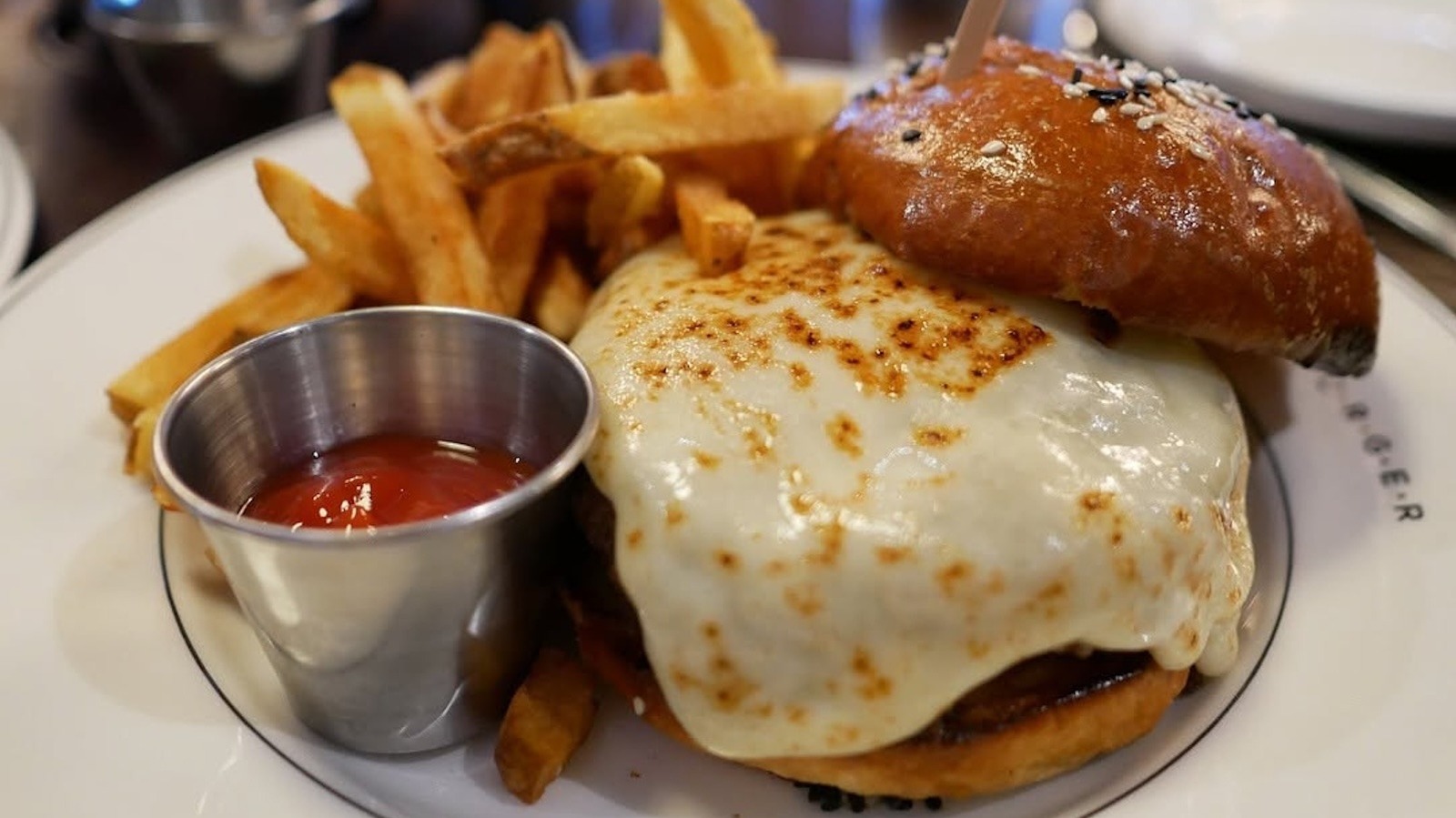 Cheeseburger, But Make It Fancy: Olive Garden's Sister Chain Will Have You Skipping The Drive-Thru