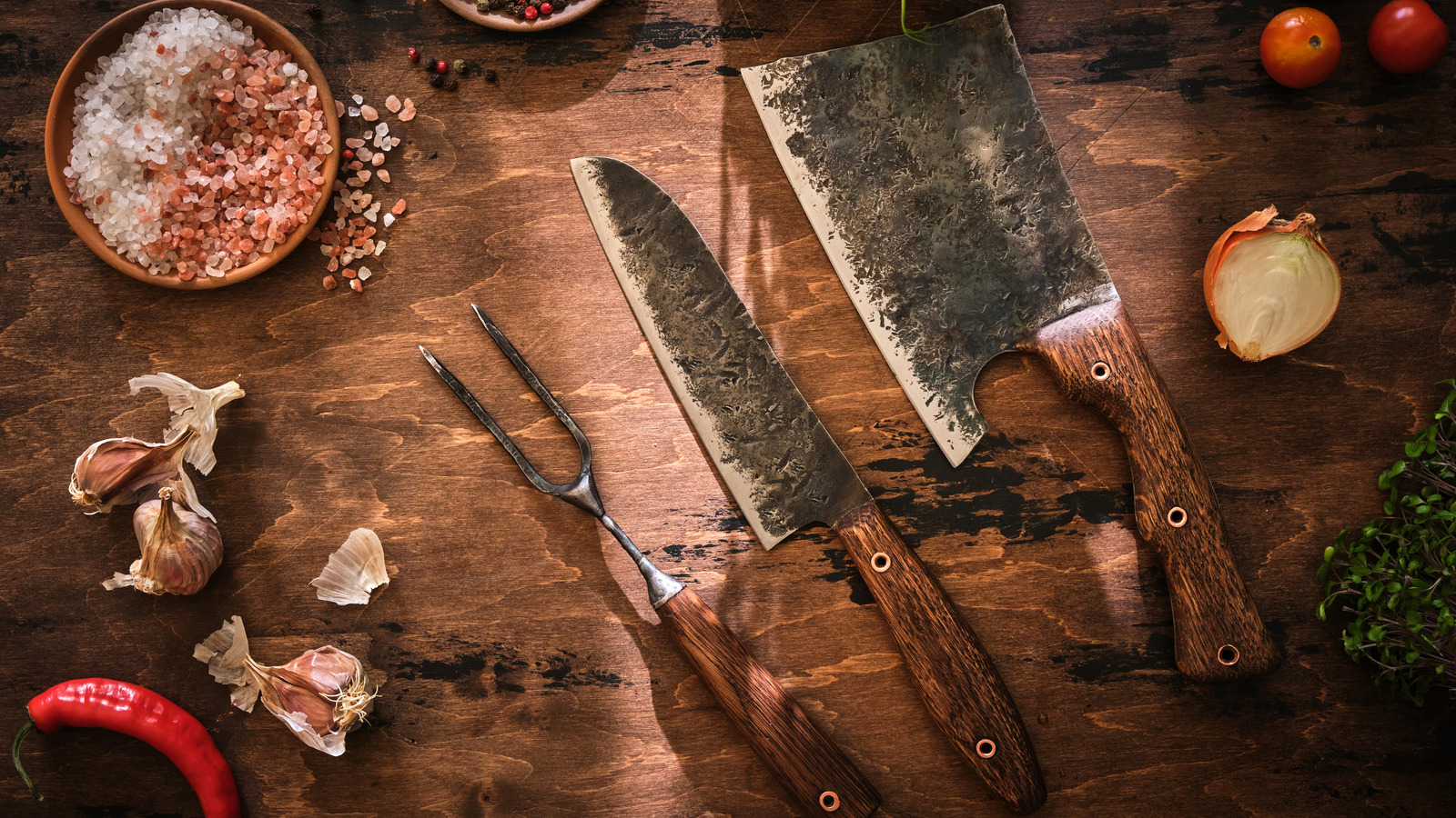 https://www.tastingtable.com/img/gallery/chef-vs-butcher-knife-whats-the-difference/l-intro-1666809465.jpg