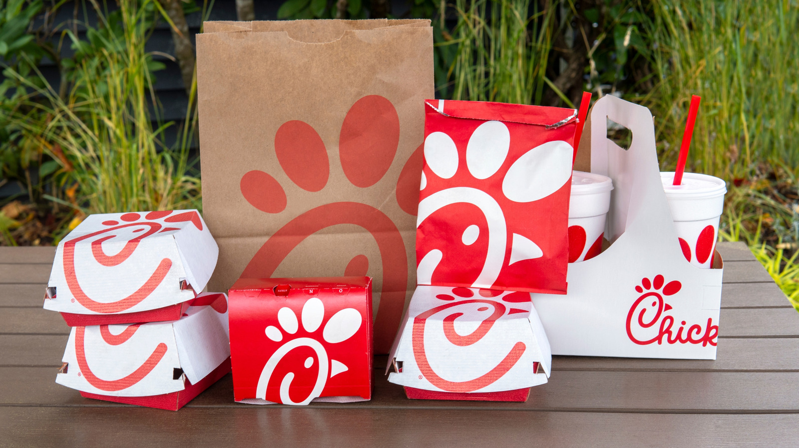 Chick-Fil-A Is Breaking Its Promise To Only Use Cage-Free Eggs By 2026 - Tasting Table