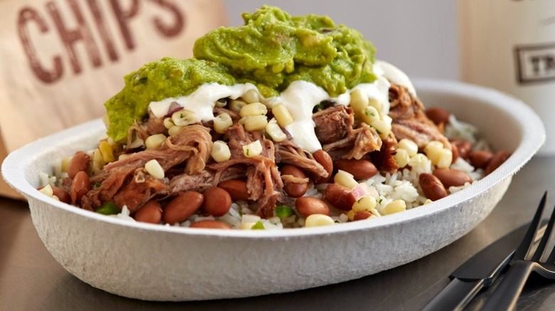 Chipotle barbacoa bowl loaded with gtoppings