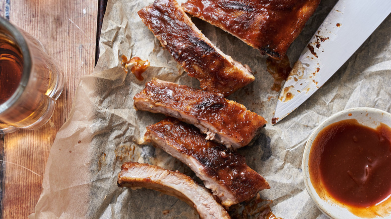 ribs with barbecue sauce
