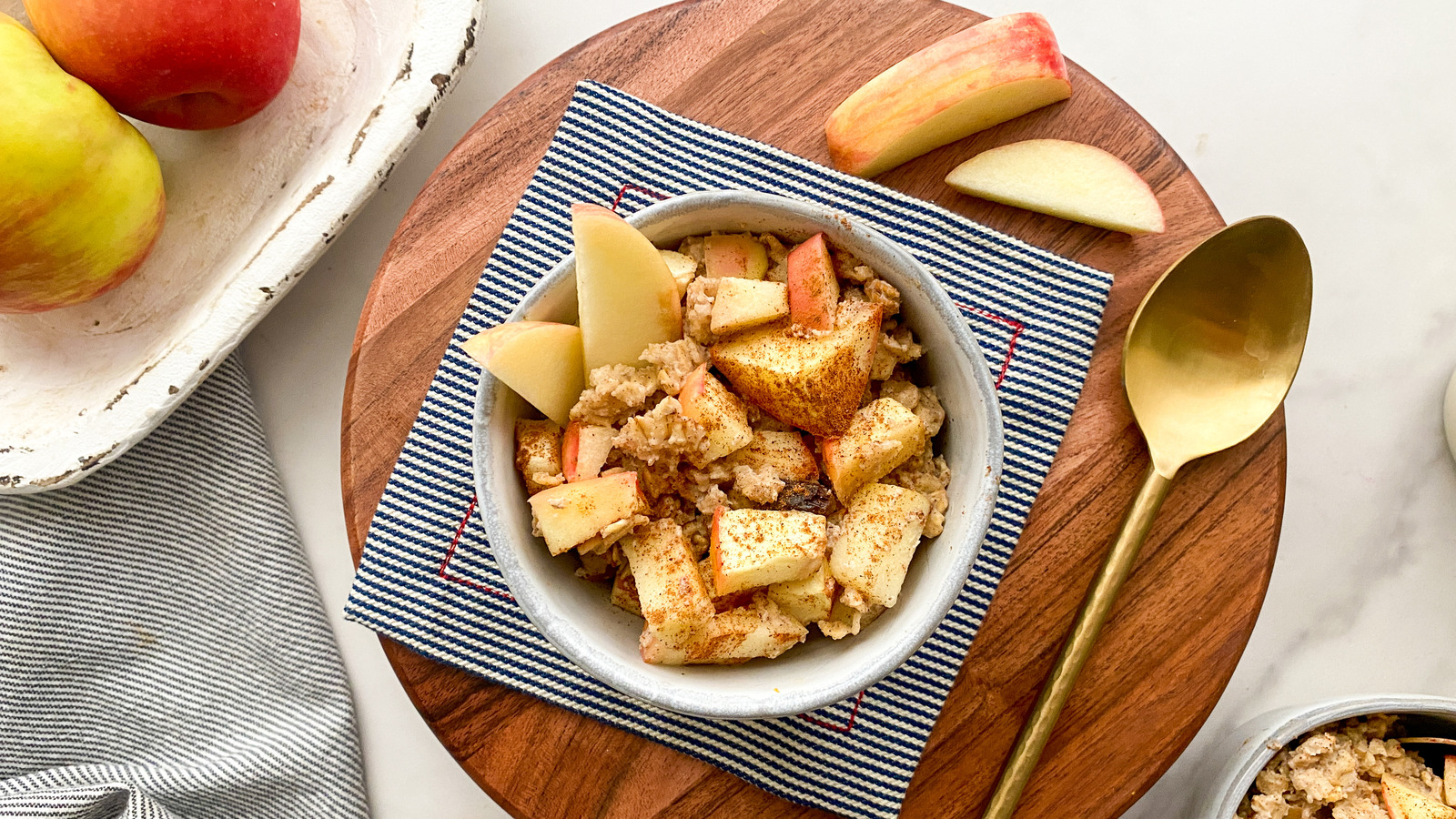 Cinnamon Apple Baked Oatmeal Recipe