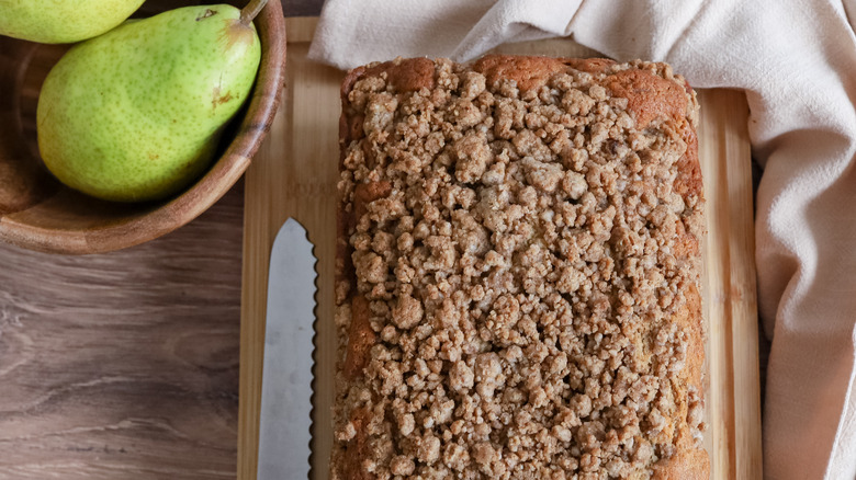 pears and streusel bread