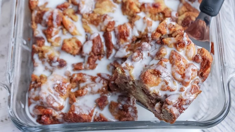 A pan of cinnamon roll bread pudding