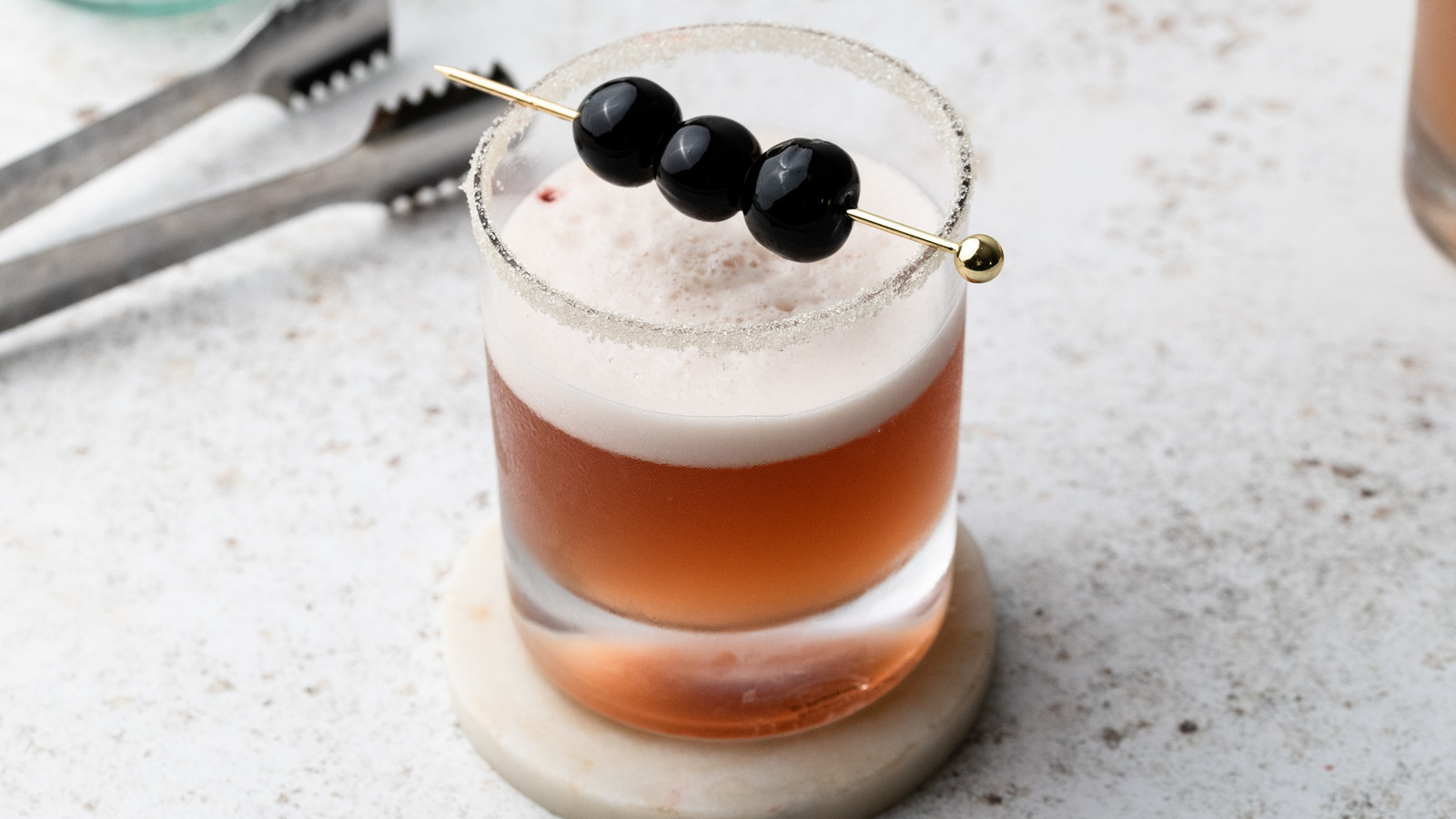 Classic Amaretto Sour Cocktail Recipe