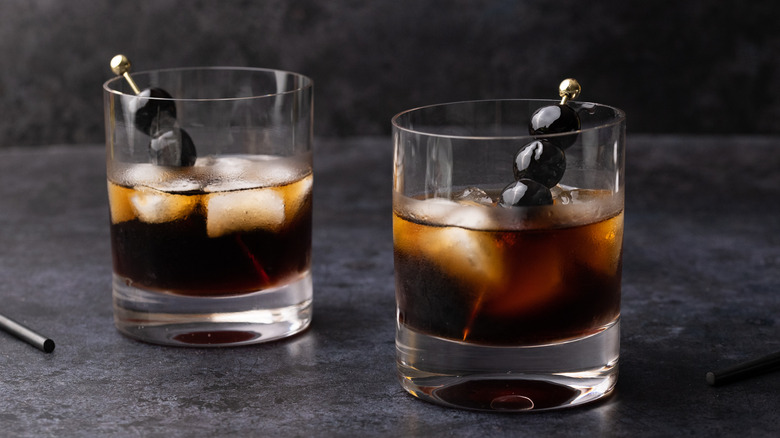 Black Russian cocktails 