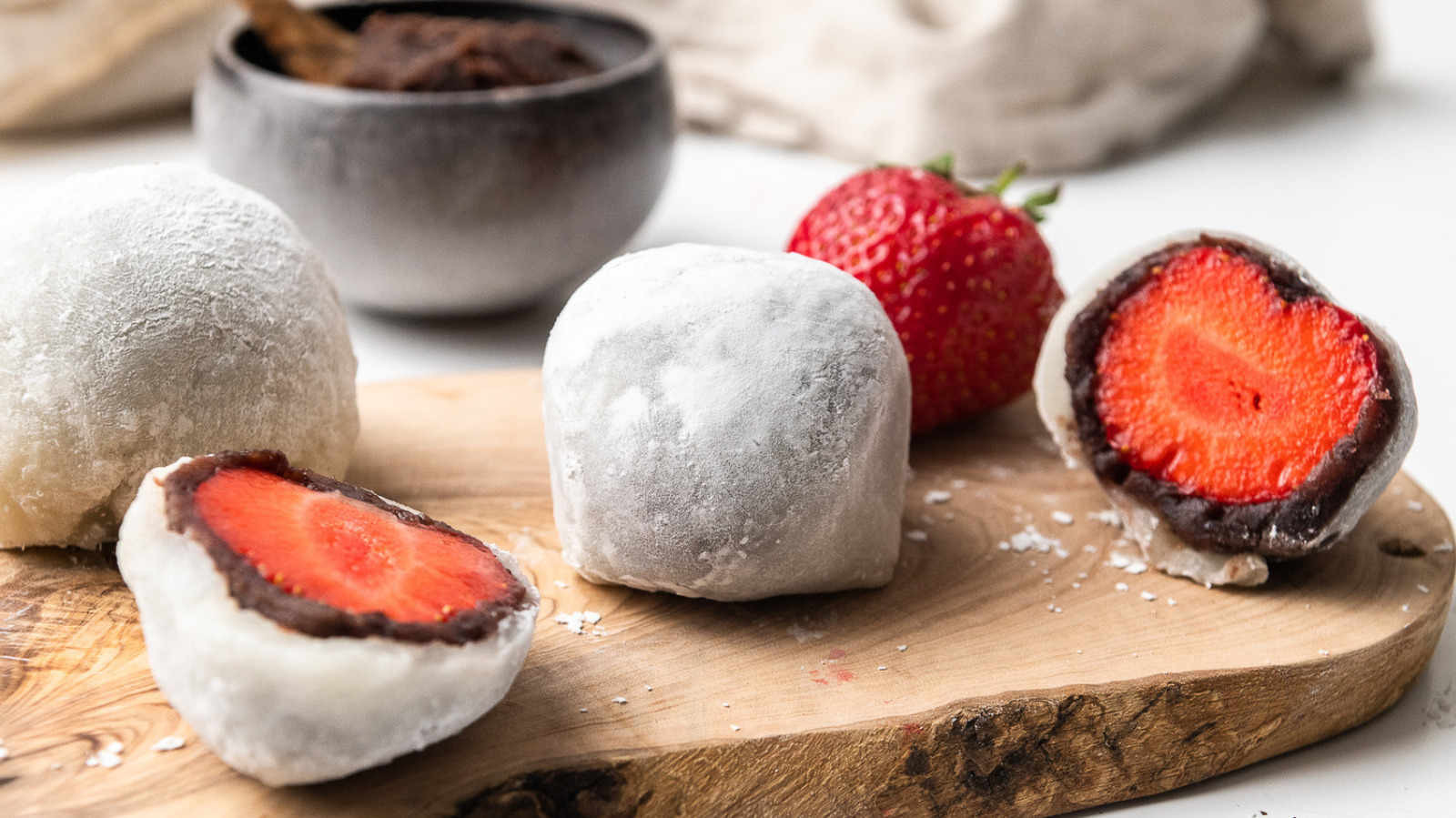 Homemade Mochi -- 2 Ways Using a Mochi Maker 