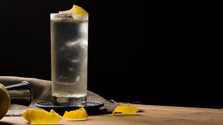 citrusy club soda in glass