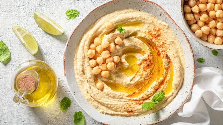 hummus with oil and chickpeas