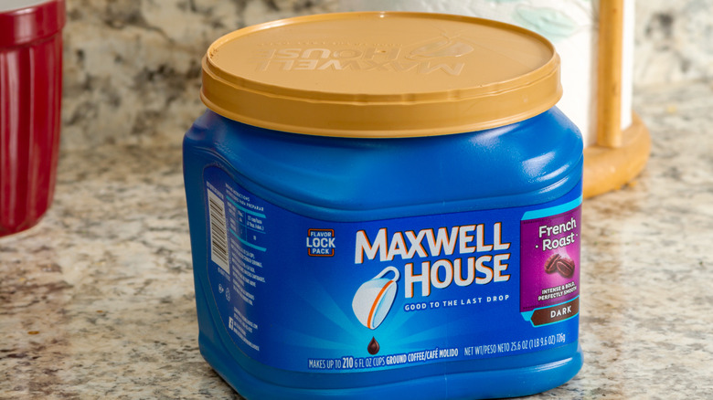 Maxwell House coffee container