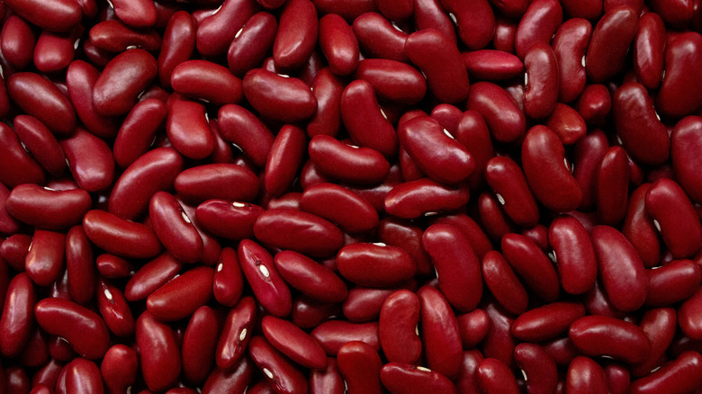 Dried red kidney beans.