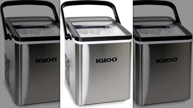 An Igloo automatic ice maker