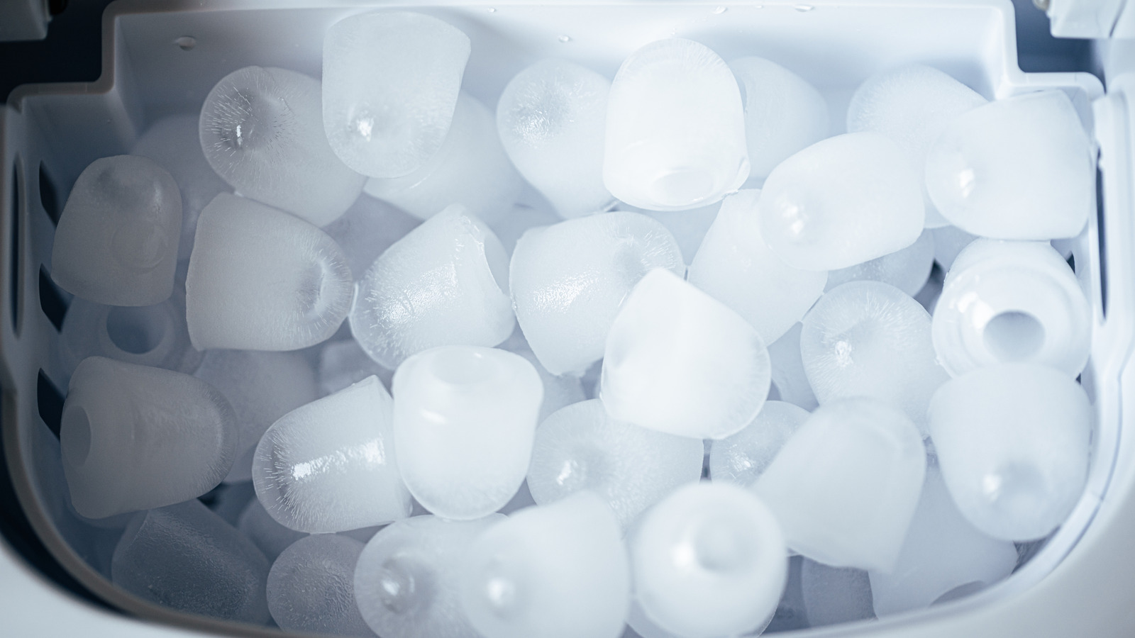 Consumer Reports' Highest-Rated Countertop Ice Maker Is From A Well-Known Brand And Under $100