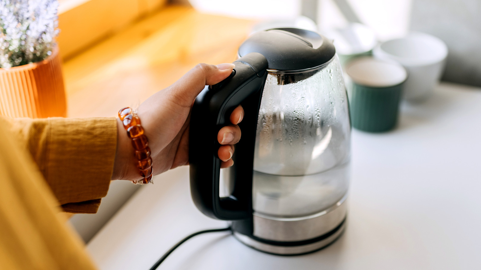 Consumer Reports' Highest-Rated Electric Kettle Has A Quick Boiling Time And Is Easy To Clean