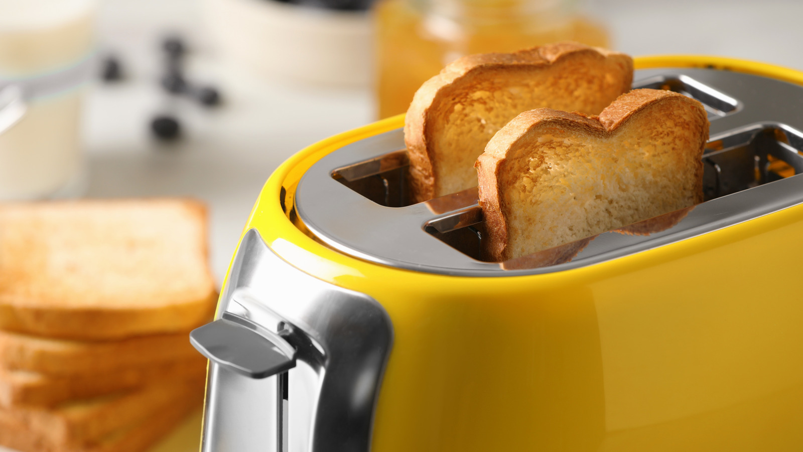 Consumer Reports' Top 2 Toasters Have A Nearly $75 Price Difference (With An Almost Identical Rating)