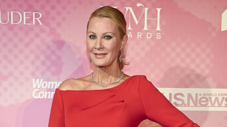 Sandra Lee attending an awards gala in 2025