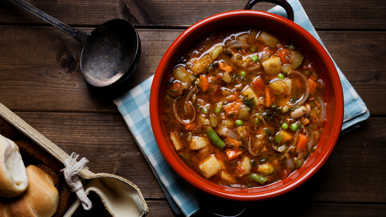 minestrone soup in pot