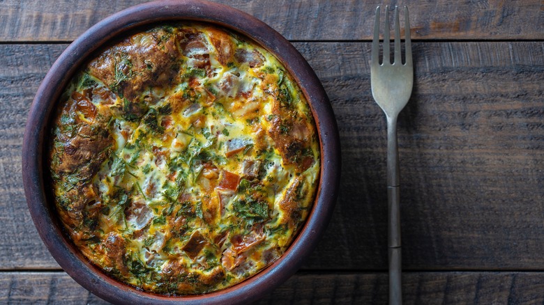Ceramic bowl with vegetable frittata