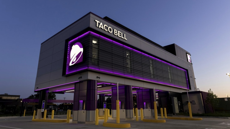 Taco Bell Brooklyn Park Minnesota location exterior