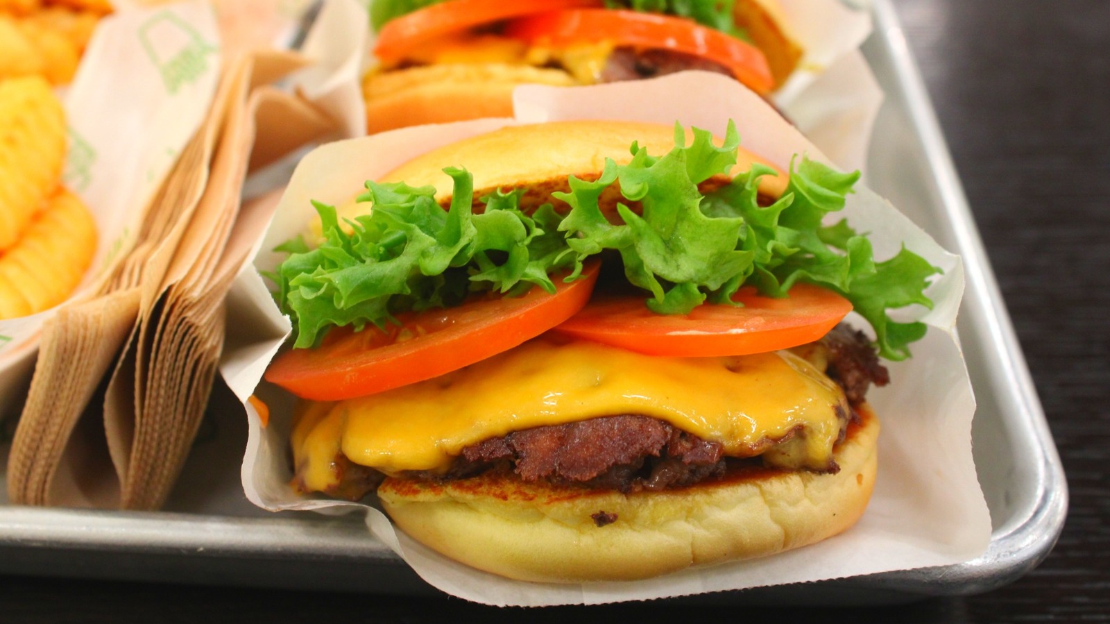 How To Get A Shake Shack-Style Smash On Your Copycat Cheeseburgers (It Takes 2 Identical Tools) - Tasting Table