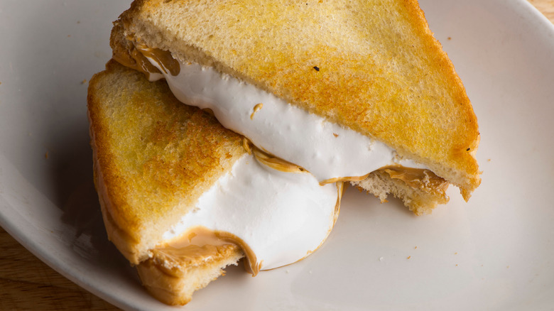 sandwich with marshmallow fluff
