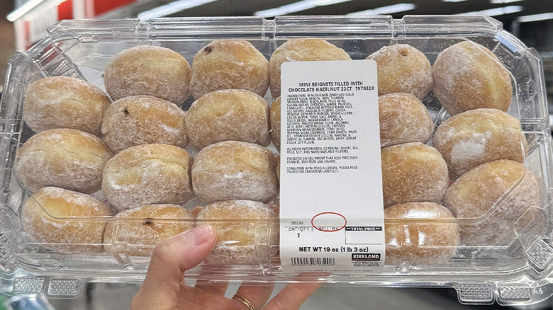 Mini Beignets Filled with Chocolate Hazelnut