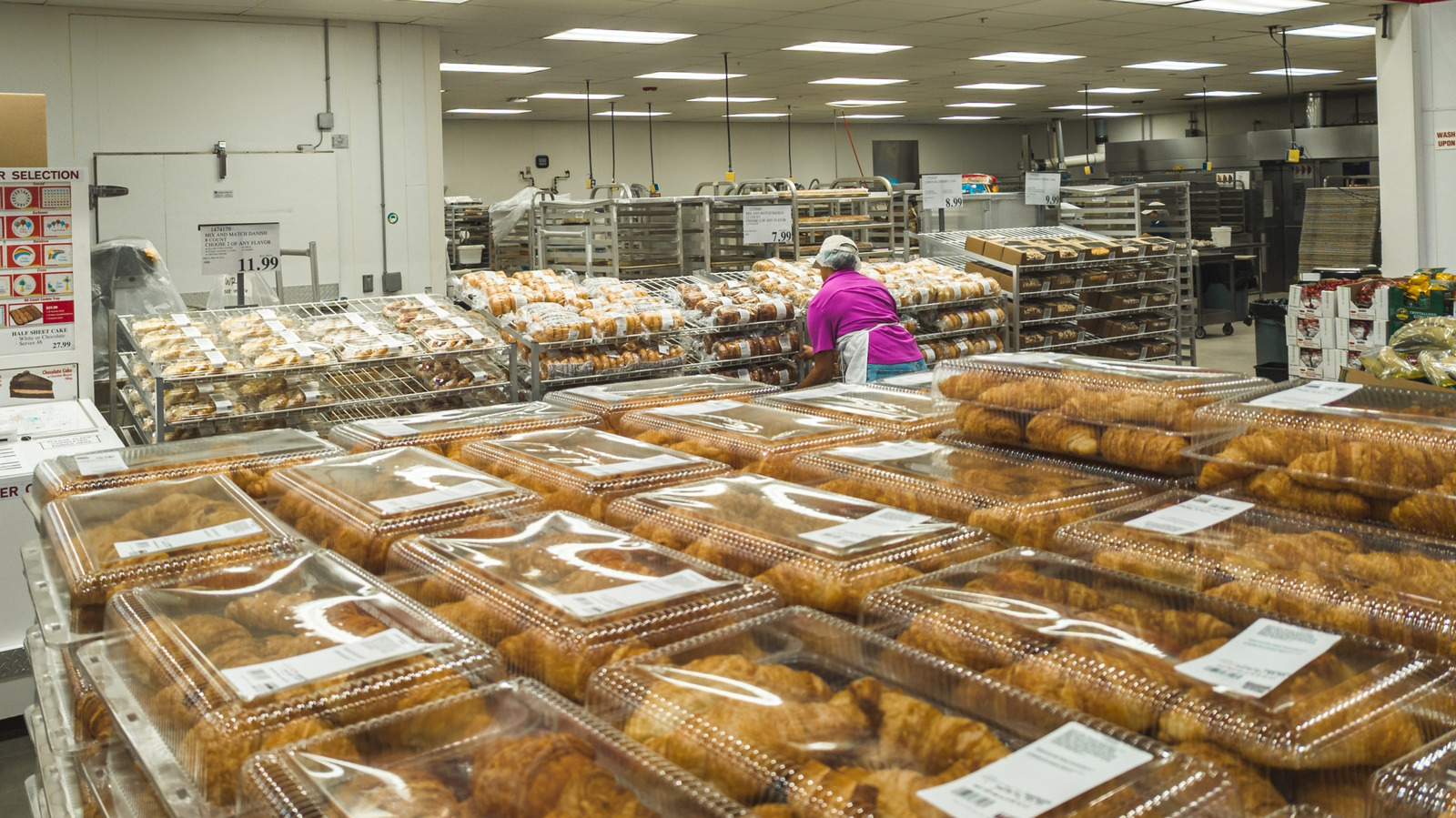 Costco's Latest Bakery Drop Is For Peach Lovers - Tasting Table