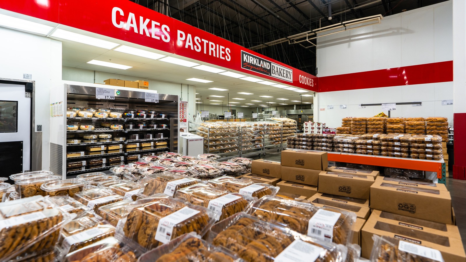 Costco's New Bar Cake Flavor Has Shoppers Running To The Warehouse - Tasting Table