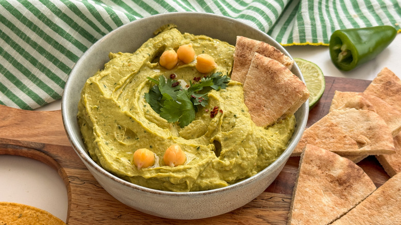 bowl of hummus
