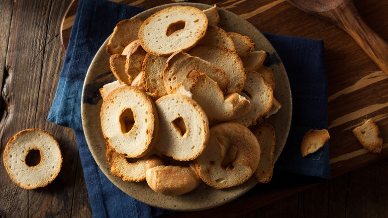 bowl of toasted bagel chips
