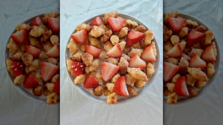 L'Appartement 4F's croissant cereal