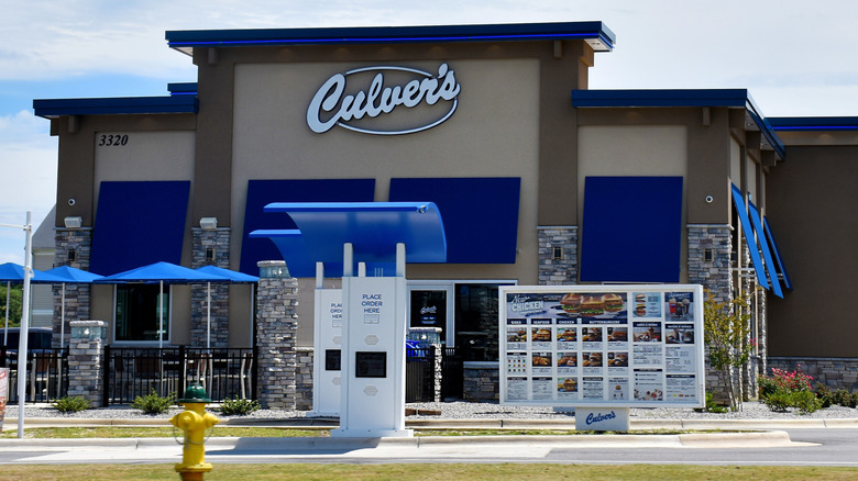 A Culver's drive thru