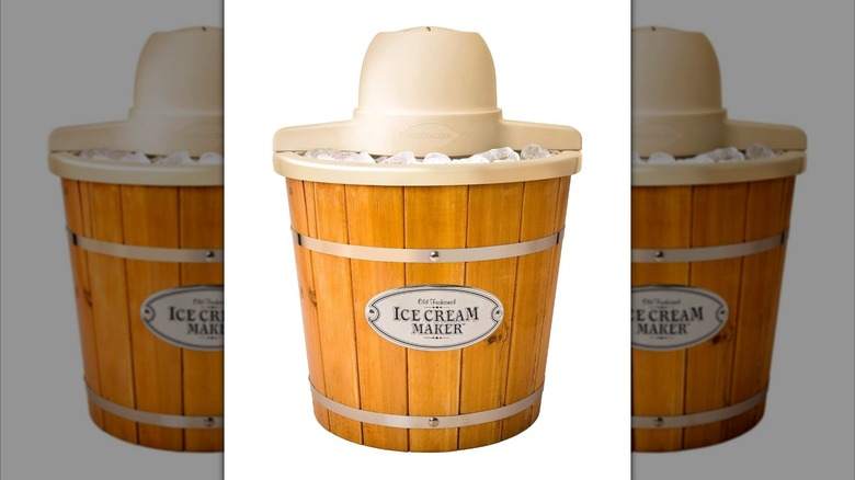 Nostalgia Electric Vintage Wooden Style Ice Cream Maker on white background