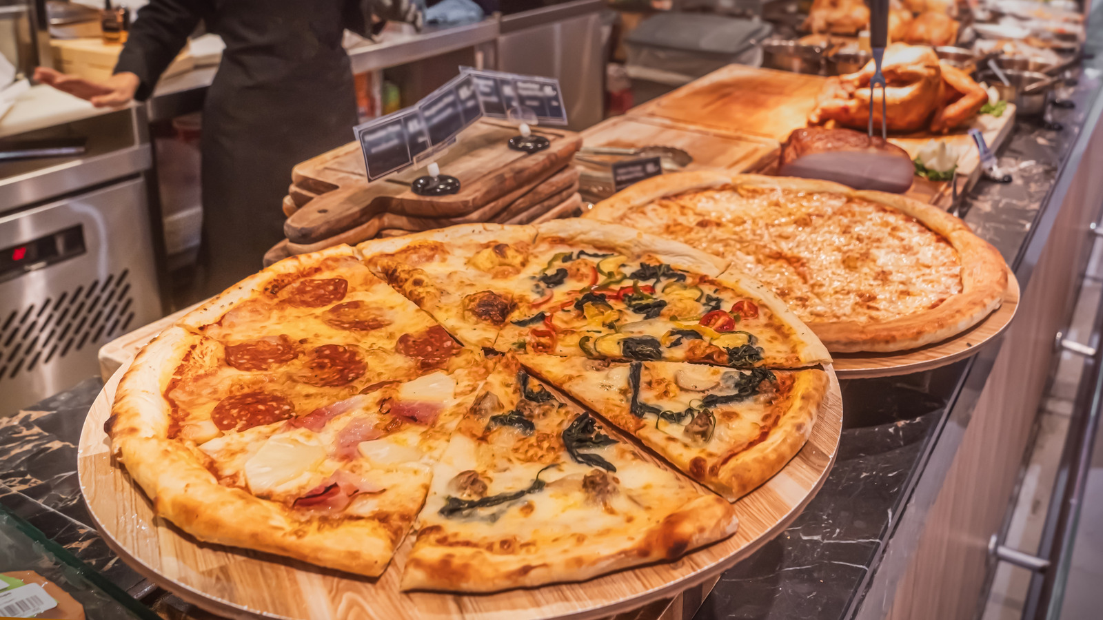 Customers Say This Mall Food Court Favorite Is The Worst Fast Food Pizza Chain