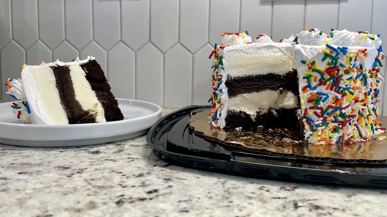 Cold stone creamery Ice cream cake with slice taken out