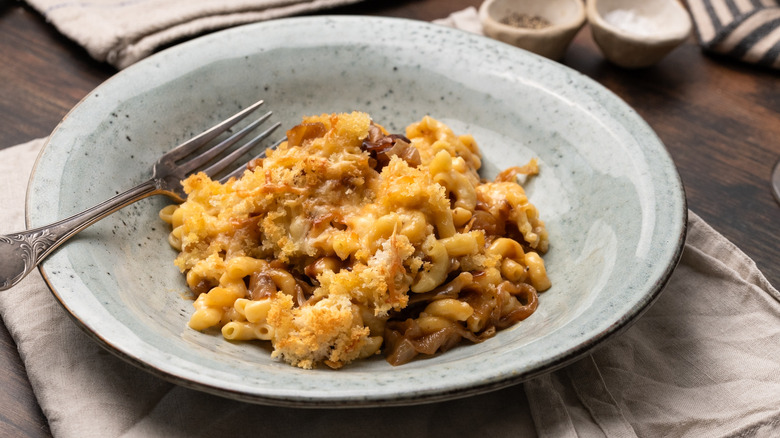 French onion mac and cheese