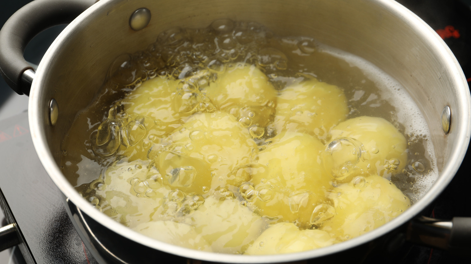 Depression-Era Potato Soup: The 'Extremely Cheap' Meal Made Of 3 Pantry Staples