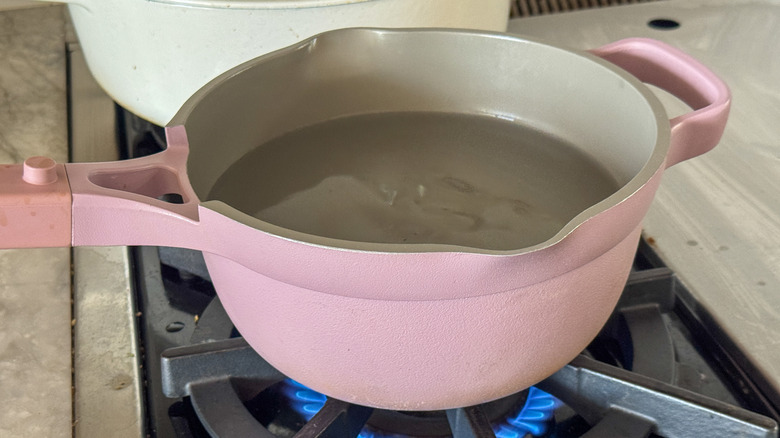 pot of boiling water