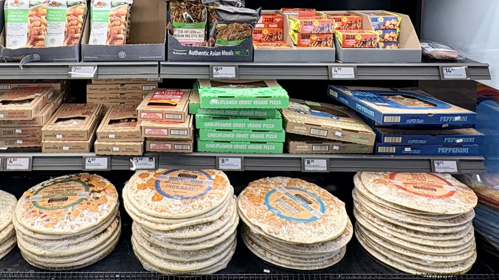 The Discontinued Aldi Take-And-Bake Pizza We Wish Still Existed (But It's Simple To Recreate)