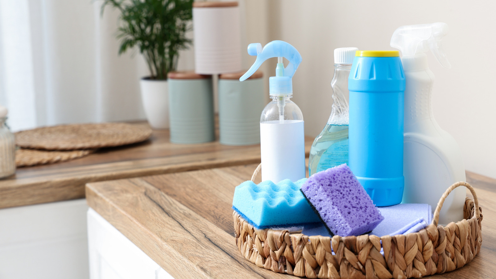 Ditch Cleaning Vinegar: A Better Way To Keep Countertops Nice And Neat Only Needs 2 Ingredients