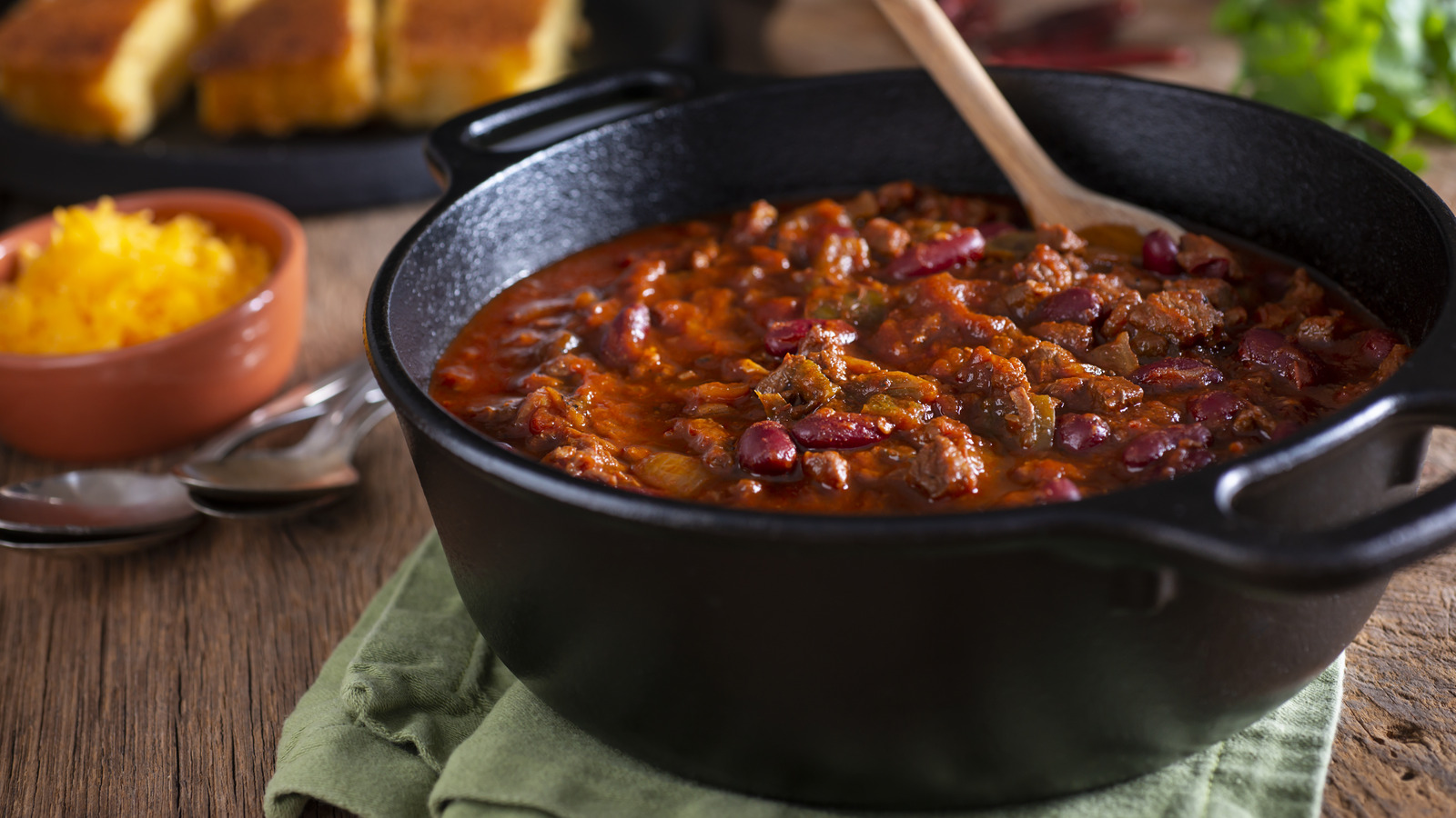 Ditch The Slow Cooker: There's A Much Better Way To Make Chili - Tasting Table