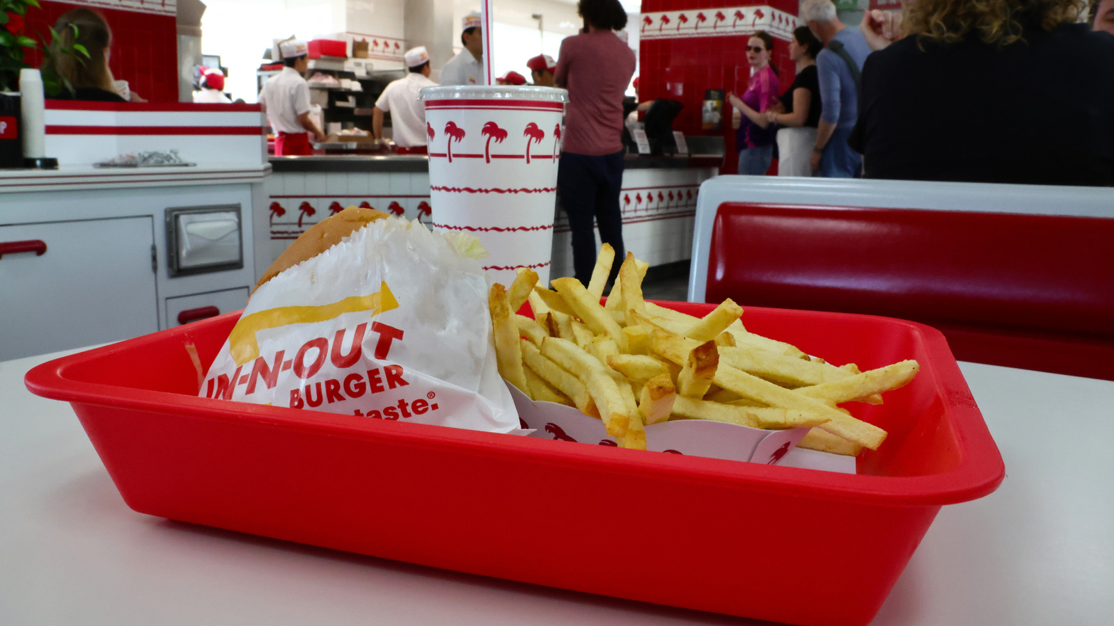 The Free Item In-N-Out Burger Gives Kids On Rainy Or Snowy Days - Tasting Table