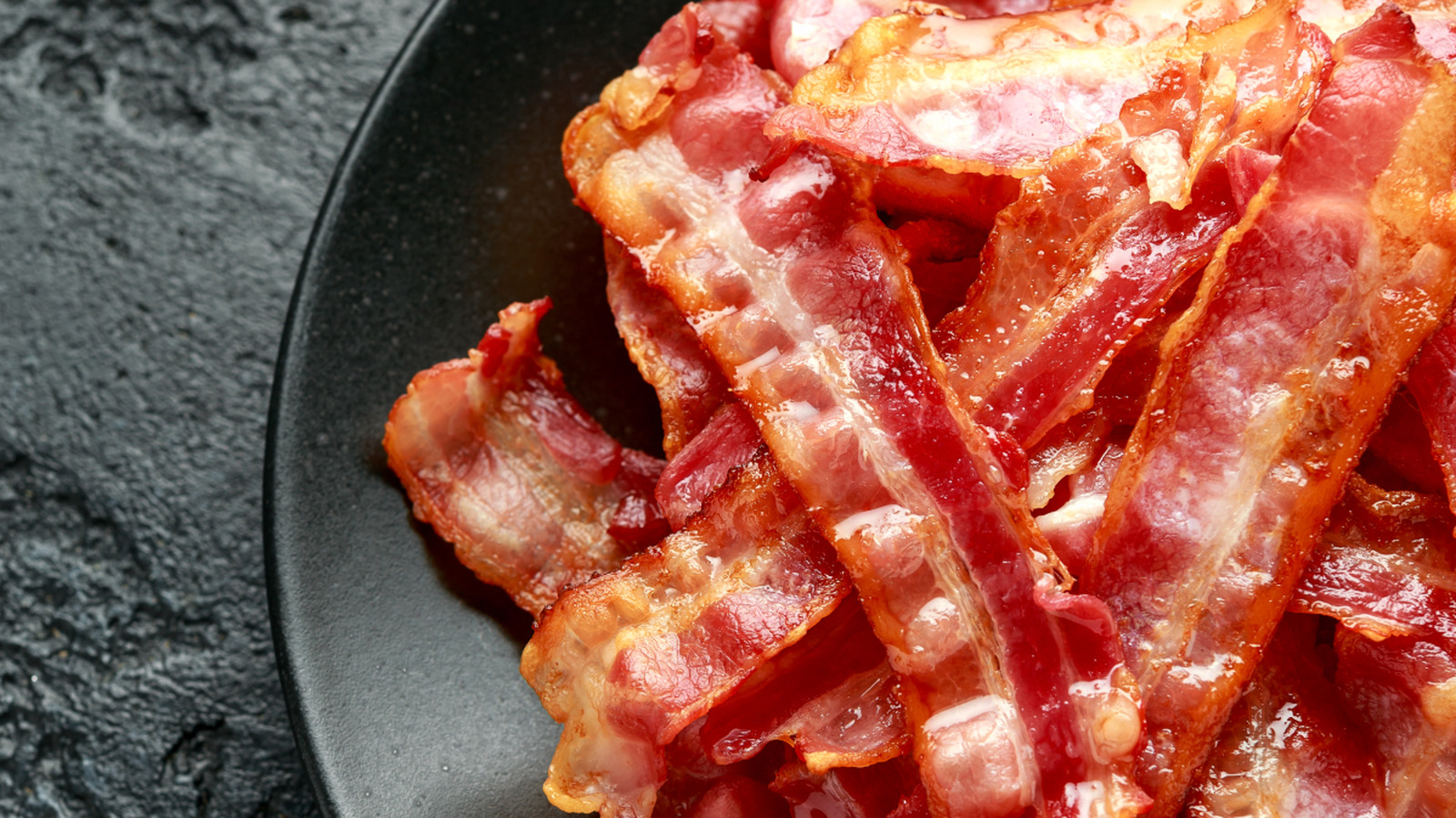 Does Cooking Bacon In A Saucepan Improve The Flavor? We Put It To The Test