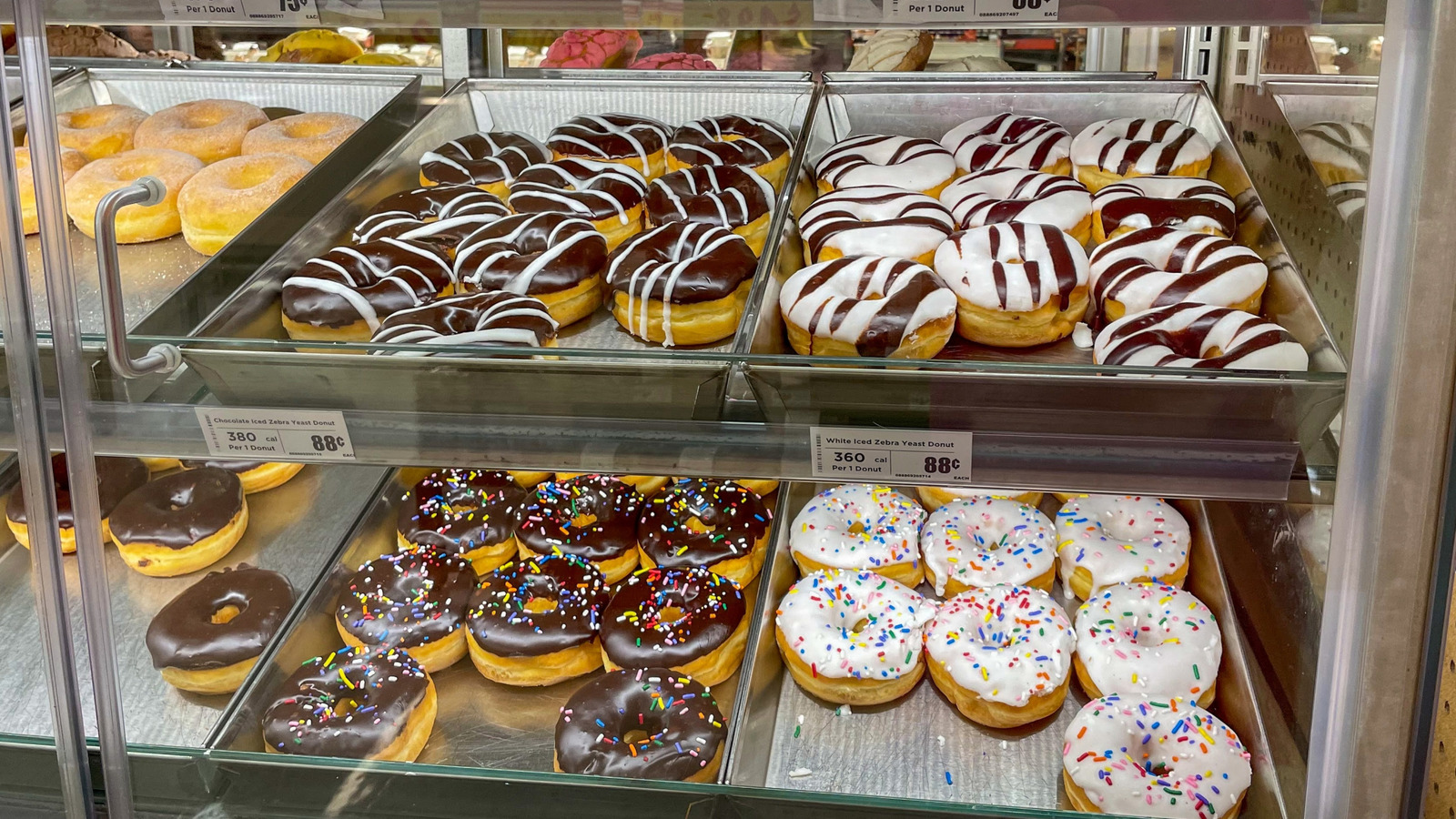 H-E-B Doesn't Actually Bake All Of Its Bakery Items In-Store - Tasting Table
