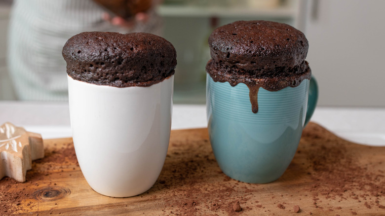 mug cakes baked in cups
