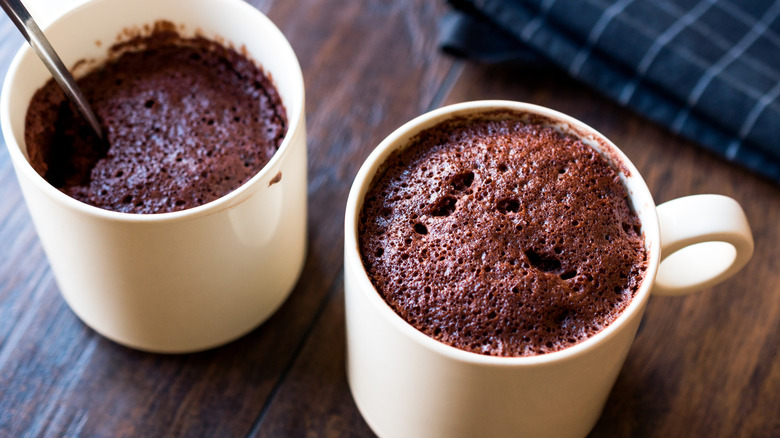 chocolate cake made in mugs