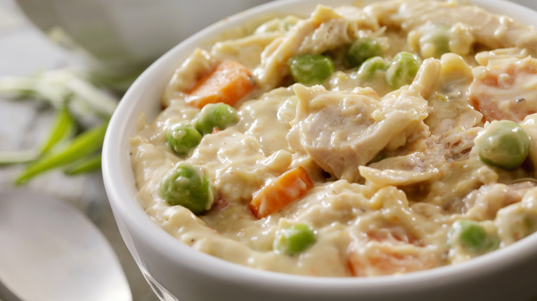 bowl of chicken à la king