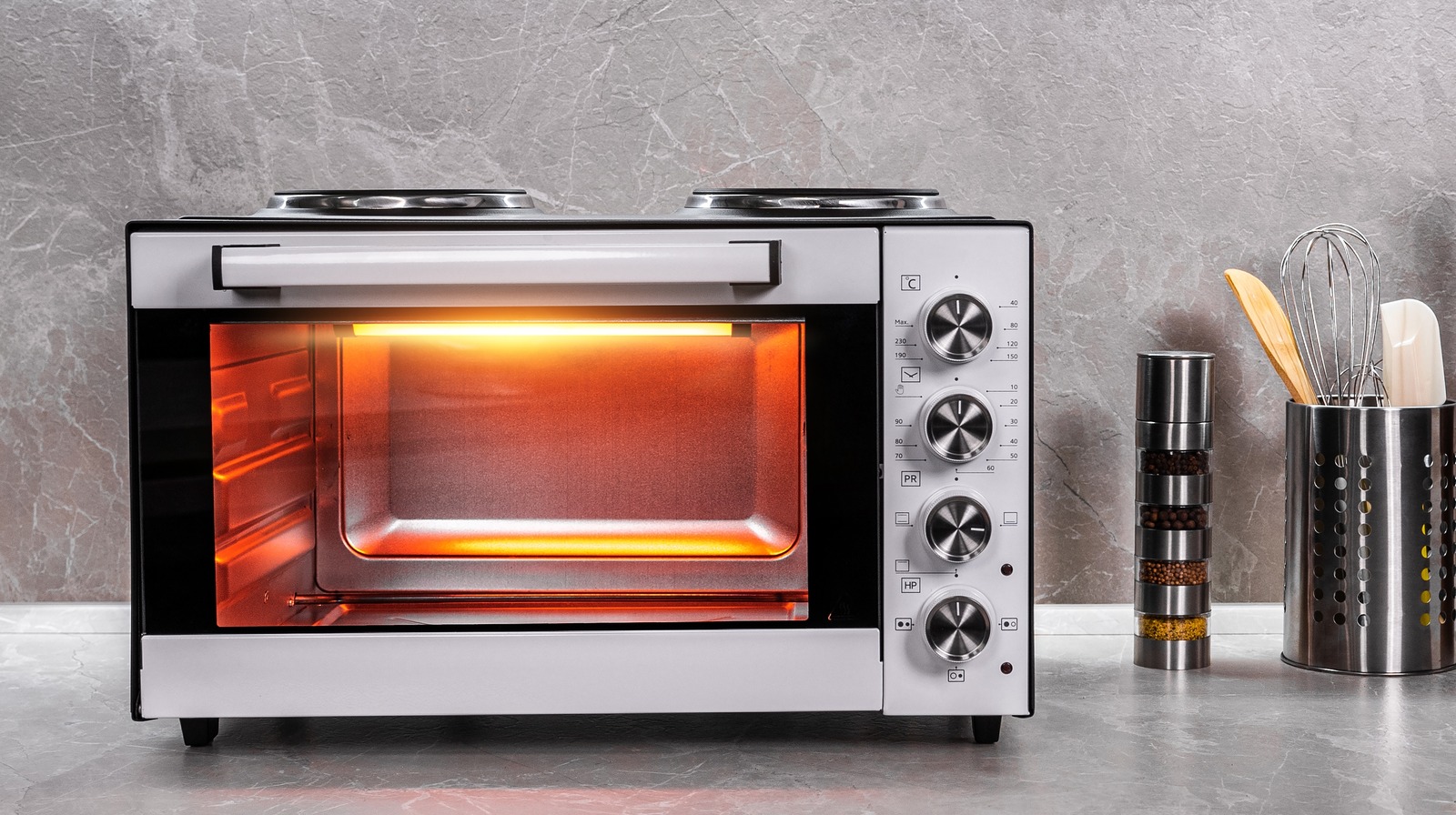 https://www.tastingtable.com/img/gallery/dont-freak-out-if-your-new-toaster-oven-is-smoking/l-intro-1655823268.jpg