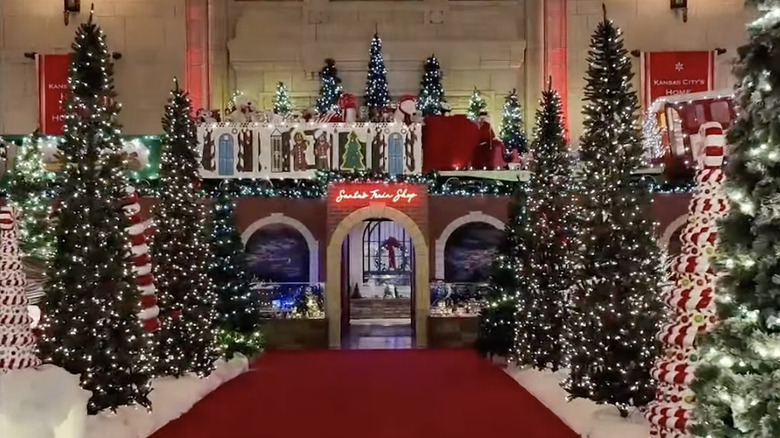 Union Station decked out for Holiday Reflections.